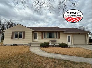 917 N 12th St, Marysville, KS 66508