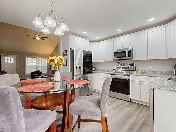 5th image of 104 Bayberry Ln
