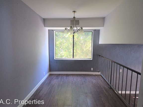 4th image of 6911 Woodman Ave APT 7
