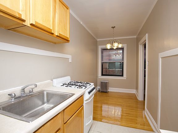 4th image of 1716 W Albion Ave APT 3D