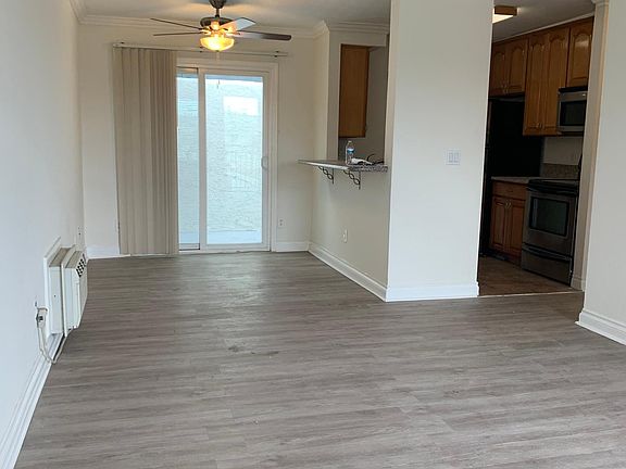 5th image of 4230 52nd St Unit 12