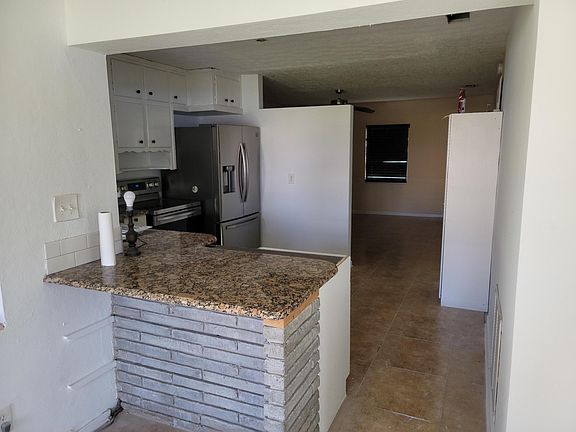 4th image of 612 Gardenia Avenue