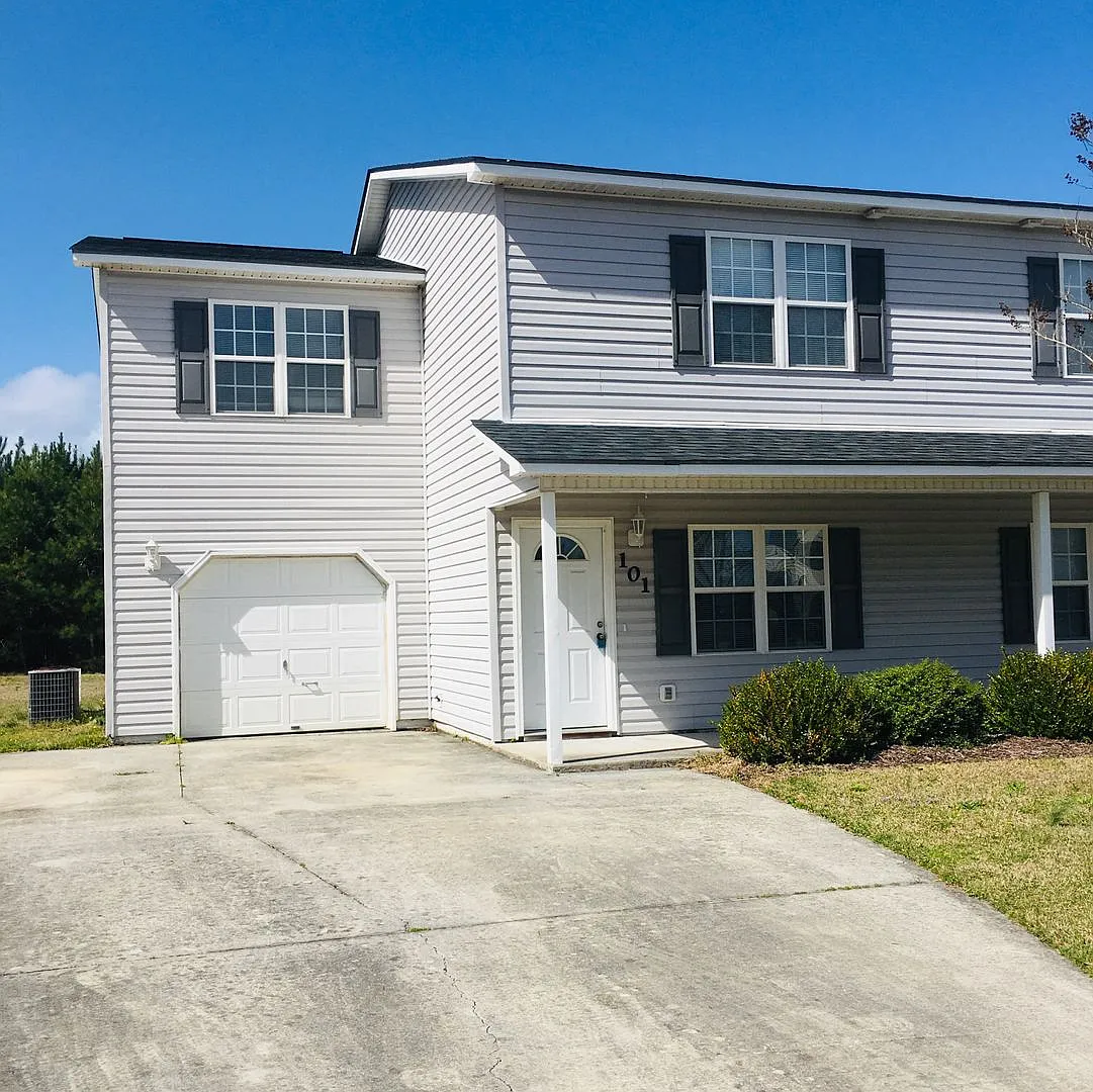101 E Coopers Ct — Photo 2