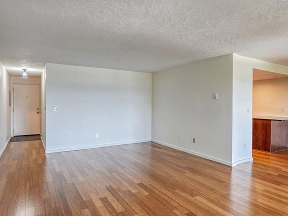 4th image of 1111 W 6th Ave APT 403