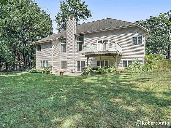 3rd image of 2461 Candlewick Ct SE