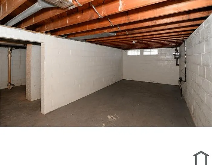 12328 Grannis Rd — Photo 33