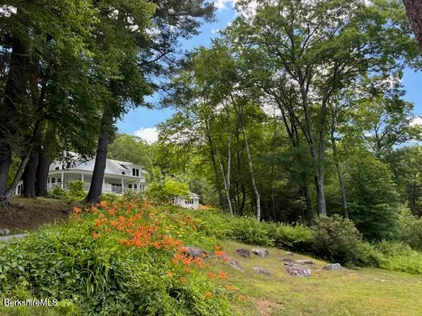 630 Main Rd, Monterey, MA 01245