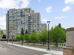 7 Townsgate Dr #1112, Vaughan, ON L4J 7Z9