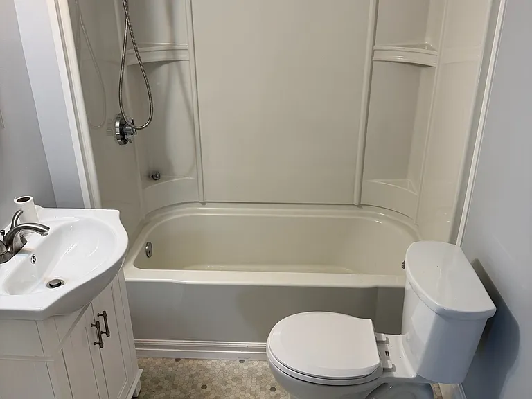 11 Ash St #C — Photo 6