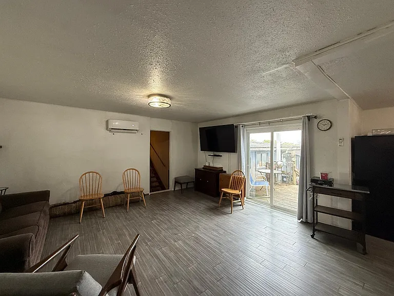 Unit Photo