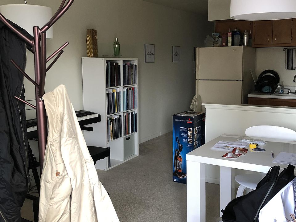 1st image of 507 S Lincoln St APT 15