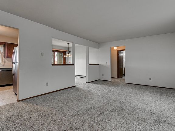 4th image of 930 Manor Dr APT 60