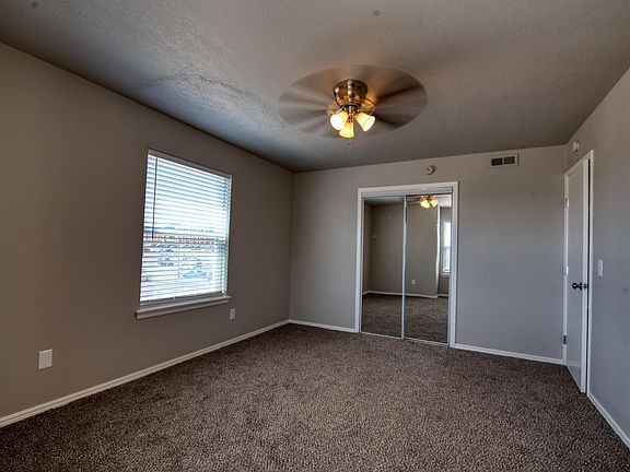 2nd image of 1001 E Main St APT D-1