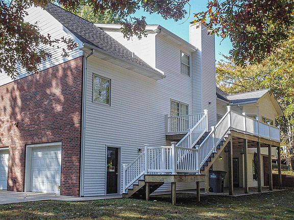 4th image of 250 Waverly Pl