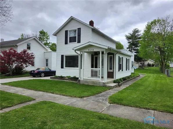 928 Walnut St, Fostoria, OH 44830