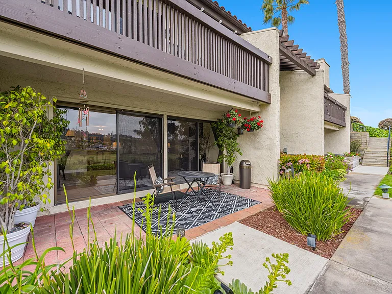 2508 Navarra Dr #402 — Photo 33