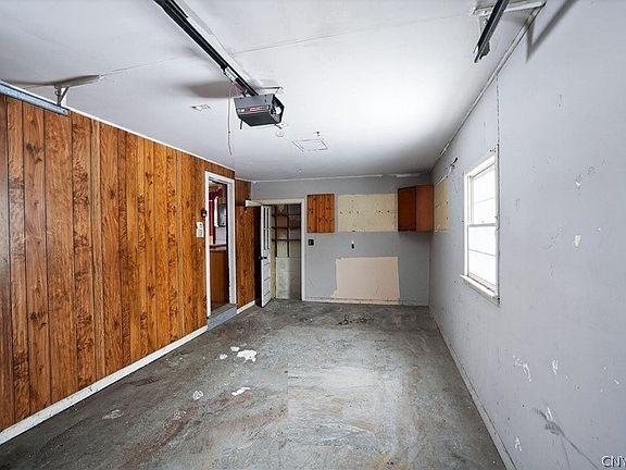 5th image of 1709 Caldicott Rd