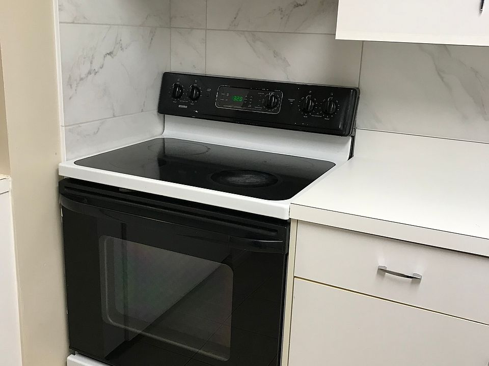 1st image of 20 Webb Pl APT 2C