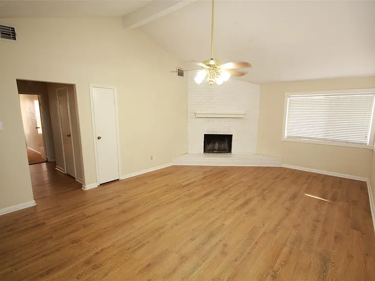 5302 Town Park Blvd — Photo 8