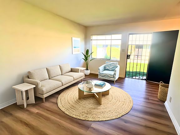 2nd image of 1426-1438 W Summit St #3