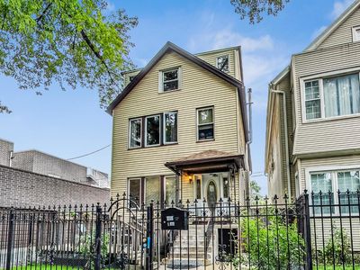 2424 W Charleston St, Chicago, IL, 60647