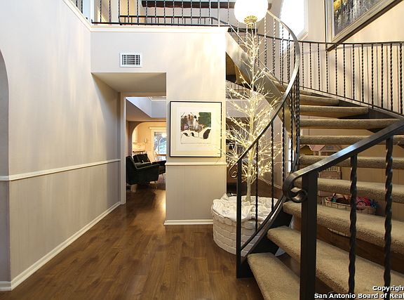 4th image of 309 Sagecrest Dr