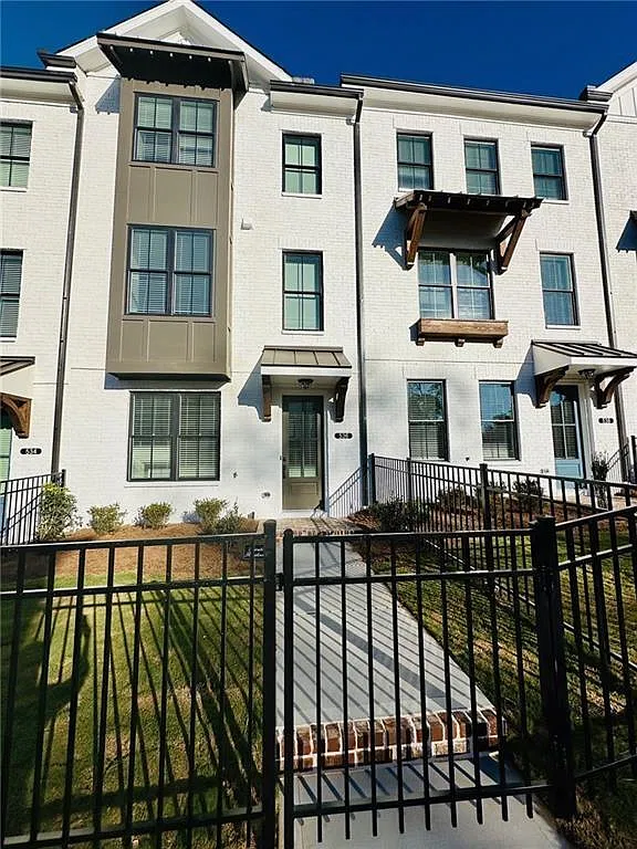 5 bed, 7.0 bath, 1903 sqft, $2,900 — Photo 1