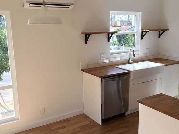 5th image of 1341 S Burnside Ave APT 4