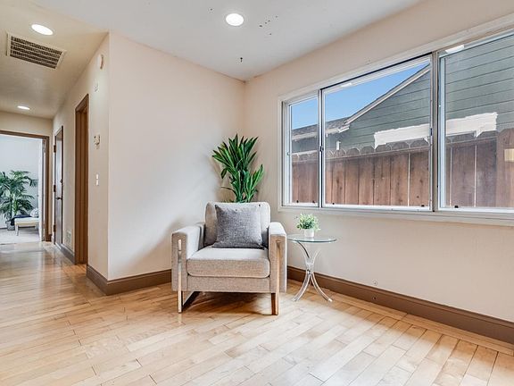 4th image of 36 Pacific Ave
