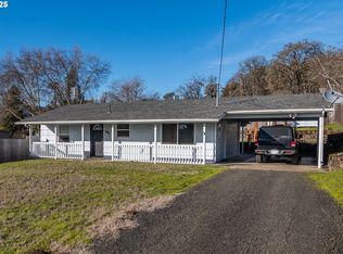 742 Meadow Ave, Roseburg, OR