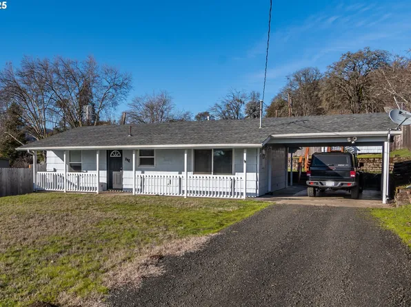 742 Meadow Ave, Roseburg, OR 97470