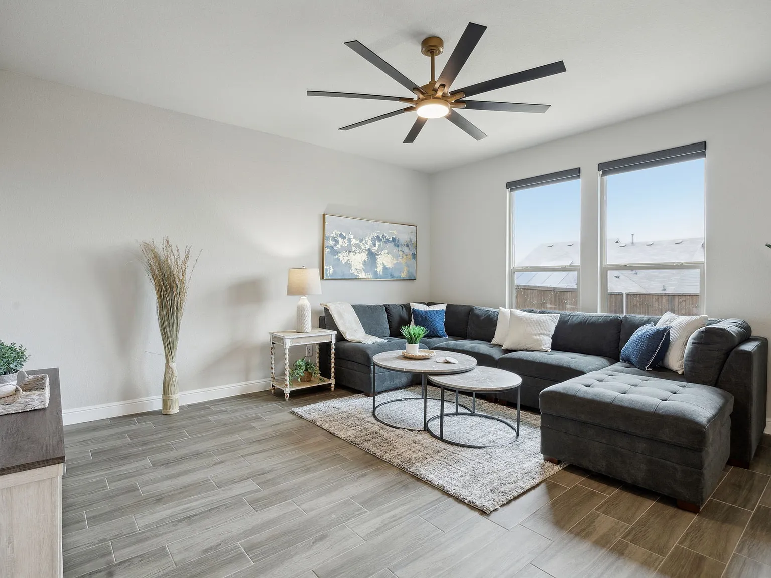 4 bed, 1850 sqft, $6,804 — Photo 4