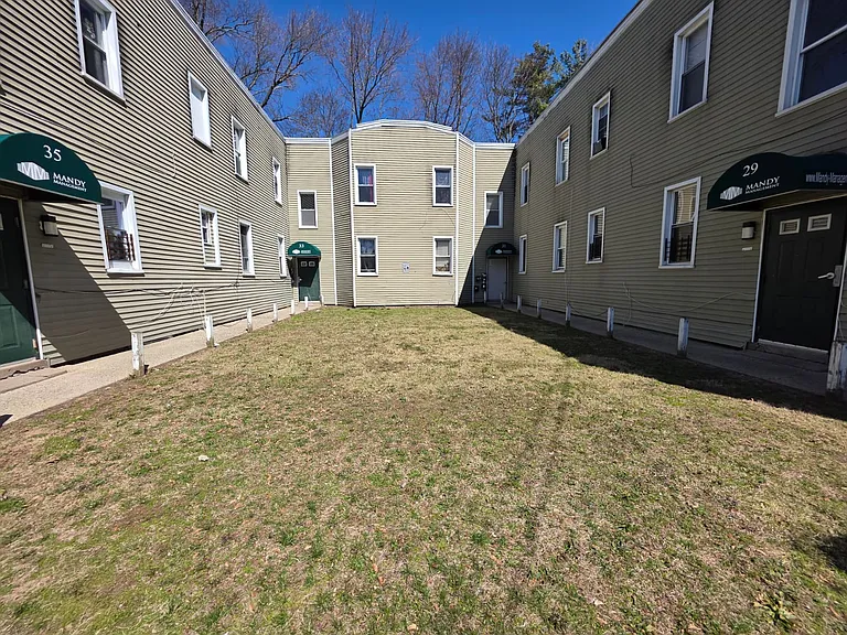 33 Dickerman St #4A — Photo 2