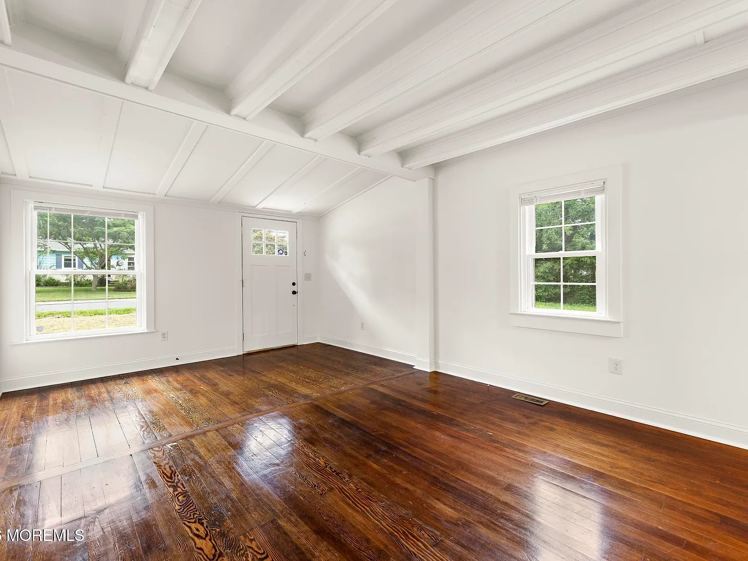 2 bed, 1055 sqft, $2,500 — Photo 4