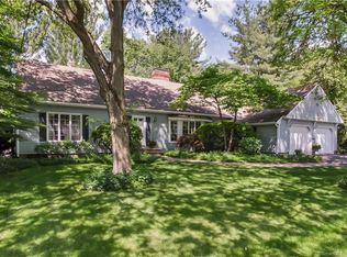 3 Berwyn Ln, West Hartford, CT 06107