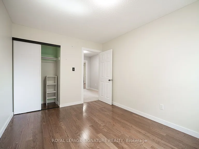 447 Ontario St N — Photo 34