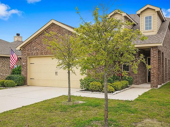 2nd image of 1724 River Oak Ln