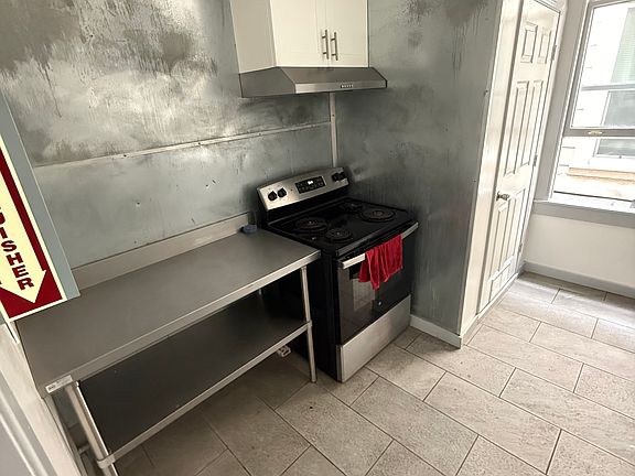 5th image of 575 Columbus Ave #18