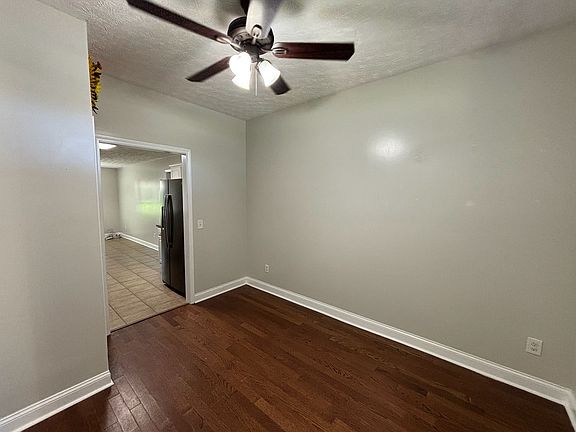 4th image of 39 Taylor Way