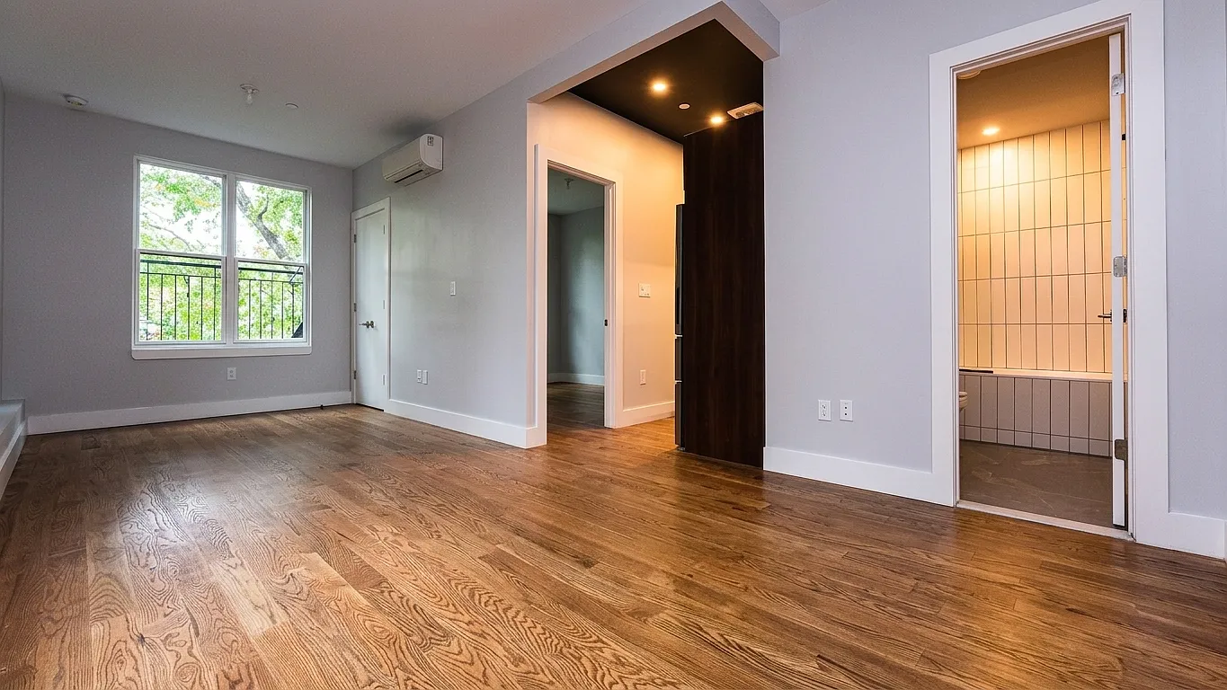 1352 Jefferson Avenue — Photo 1