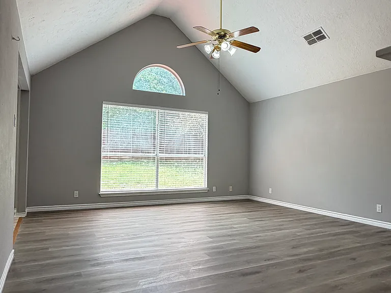 13119 Forum Rd — Photo 21