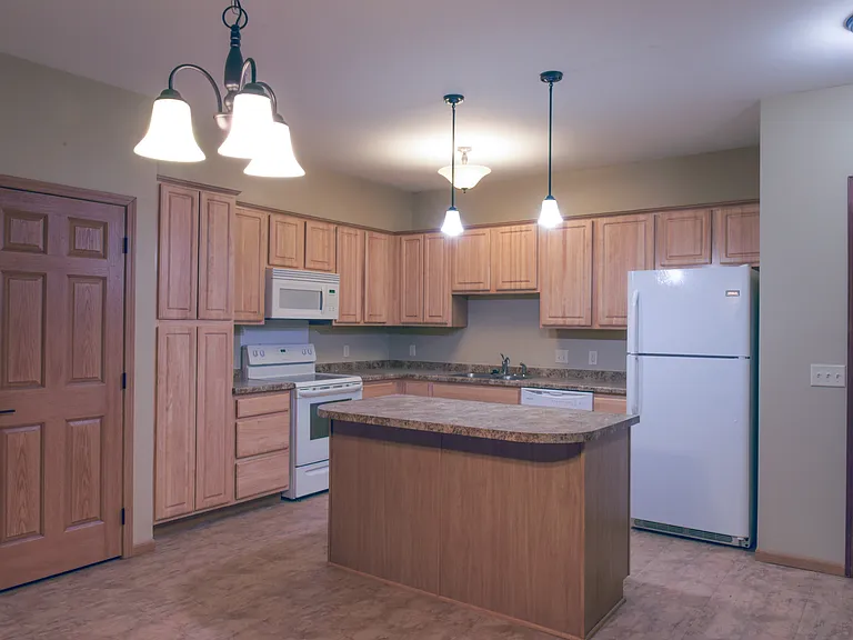 Bottineau Ridge Apartments — Photo 14