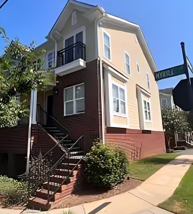 2nd image of 33 Myrtle St