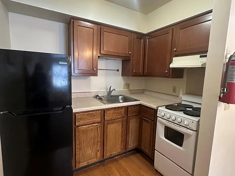 Apex Apartments — Photo 11