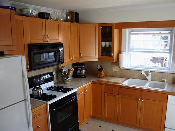 Has new Stainless Steel appliances