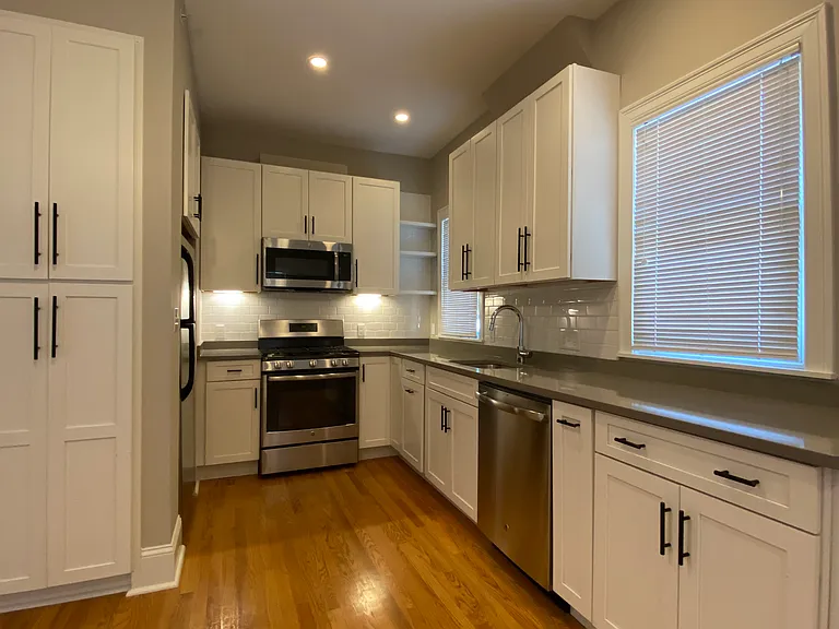 178 Brooks St #1 — Photo 8