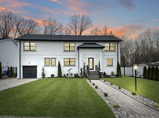 12 Clauss Ave, Paramus, NJ 07652