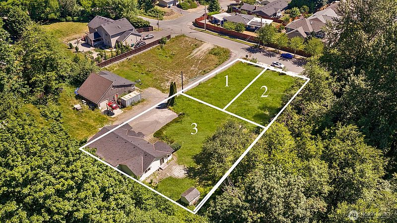 4th image of 23516 20th Avenue W