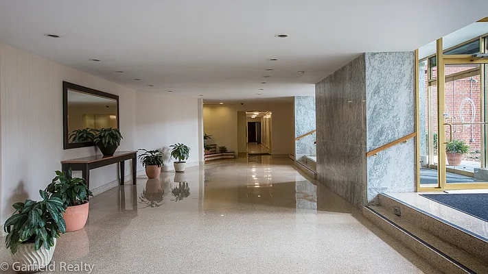 Sold by Garfield Realty  | media 32