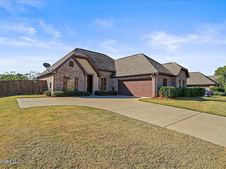 987 N Azalea Dr — Photo 3